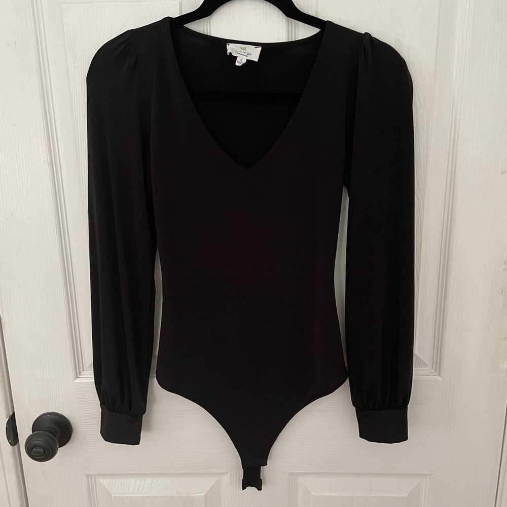 Live in the Moment black puff sleeve bodysuit